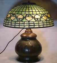 Meyda Blue 129286 - ORIGINAL TIFFANY ACORN W/TOBACCO LEAF TABLE LAMP